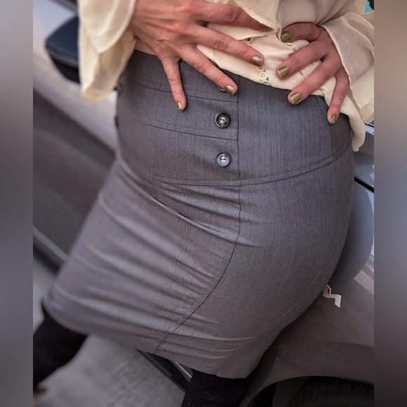 Knee length Pencil Skirt - Picture 2 of 3